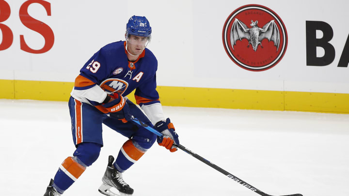 Islanders Star Brock Nelson Pulls Tooth Out During Hockey Game