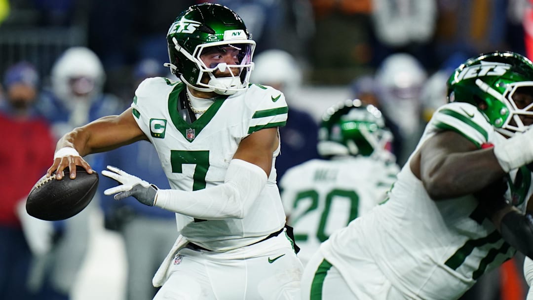 Nov 13, 2025; Foxborough, Massachusetts, USA; New York Jets quarterback Justin Fields (7) throws a pass against the New England Patriots in the fourth quarter at Gillette Stadium. Mandatory Credit: David Butler II-Imagn Images