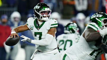 Nov 13, 2025; Foxborough, Massachusetts, USA; New York Jets quarterback Justin Fields (7) throws a pass against the New England Patriots in the fourth quarter at Gillette Stadium. Mandatory Credit: David Butler II-Imagn Images