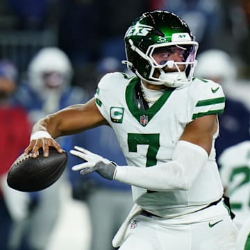 Nov 13, 2025; Foxborough, Massachusetts, USA; New York Jets quarterback Justin Fields (7) throws a pass against the New England Patriots in the fourth quarter at Gillette Stadium. Mandatory Credit: David Butler II-Imagn Images