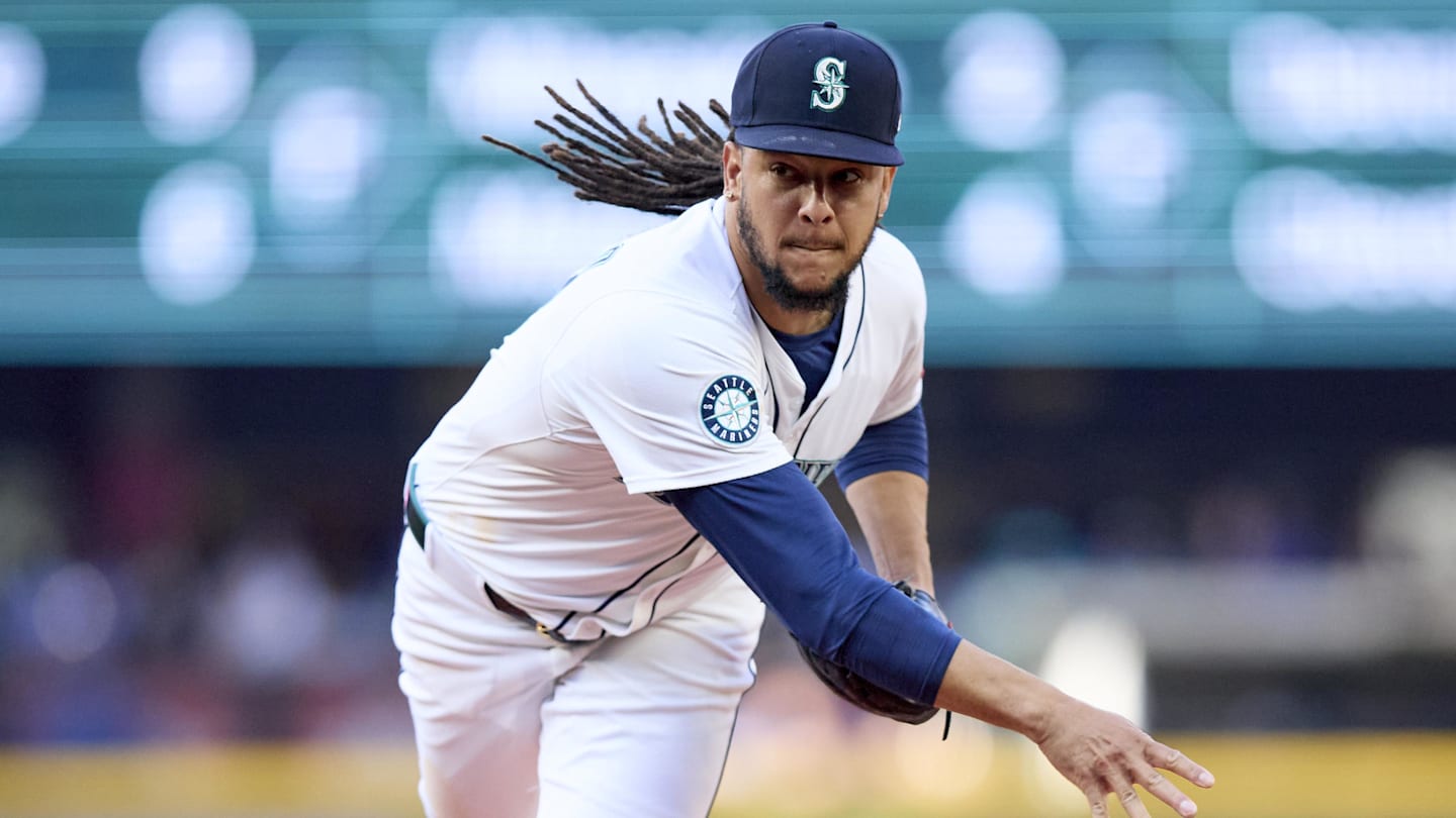 Luis Castillo Leads Mariners to 1-0 Shutout Over Pirates