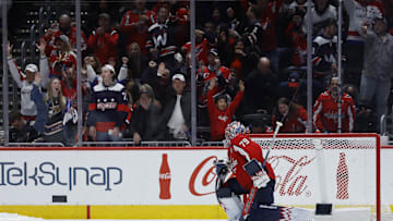 Charlie Lindgren, Washington Capitals Mandatory Credit: Geoff Burke-Imagn Images