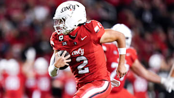 Cincinnati Bearcats quarterback Brendan Sorsby (2) runs the ball to the end zone for a touchdown in the fourth quarter of a NCAA men’s football game between the Cincinnati Bearcats and Baylor Bears, Saturday, Oct. 25, 2025, at Nippert Stadium in Cincinnati. Bearcats won 41-20.
