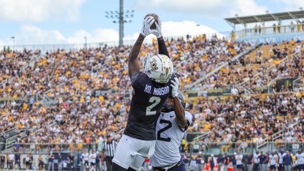  UCF Knights wide receiver Kobe Hudson (2) catches a pass. Mike Watters-USA TODAY Sports