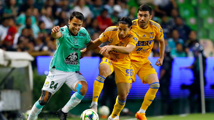 Osvaldo Rodríguez y Diego Lainez.