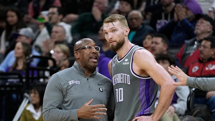 Philadelphia 76ers v Sacramento Kings