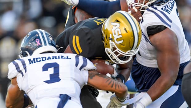 Rob McDaniel Tackles