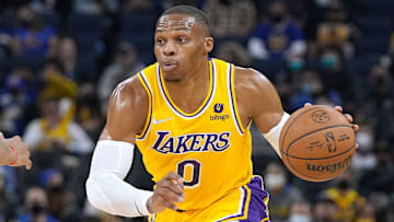 Russell Westbrook tuvo 9 pérdidas de balón ante Suns