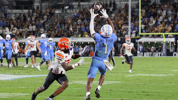 Nov 11, 2023; Orlando, Florida, USA; UCF Knights wide receiver Javon Baker (1) catches a pass in