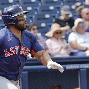 Feb 26, 2025; West Palm Beach, Florida, USA; Houston Astros first base Jon Singleton (28) runs to first base after a hit during the first inning against the Washington Nationals  at CACTI Park of the Palm Beaches. 