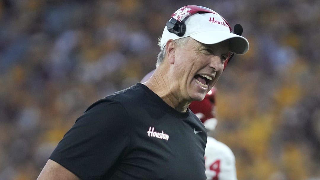 Houston Cougars head coach Willie Fritz yells out to his team as they play against the ASU Sun Devils at Mountain America Stadium in Tempe on Oct. 25, 2025.
