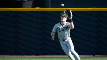 Oregon outfielder Bryce Boettcher makes a catch.