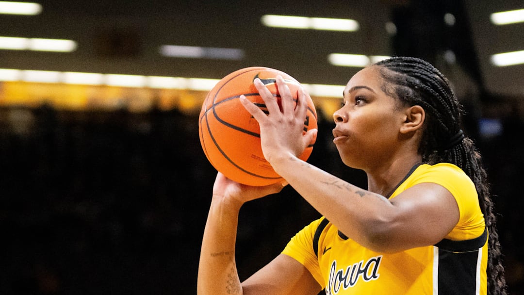 Iowa guard Journey Houston (8) lines up a shot from three-point range on Feb. 5, 2026, at Carver-Hawkeye Arena.