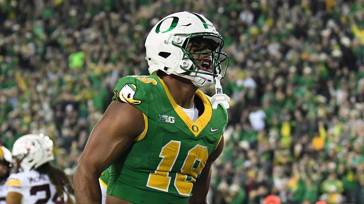 Oregon tight end Kenyon Sadiq