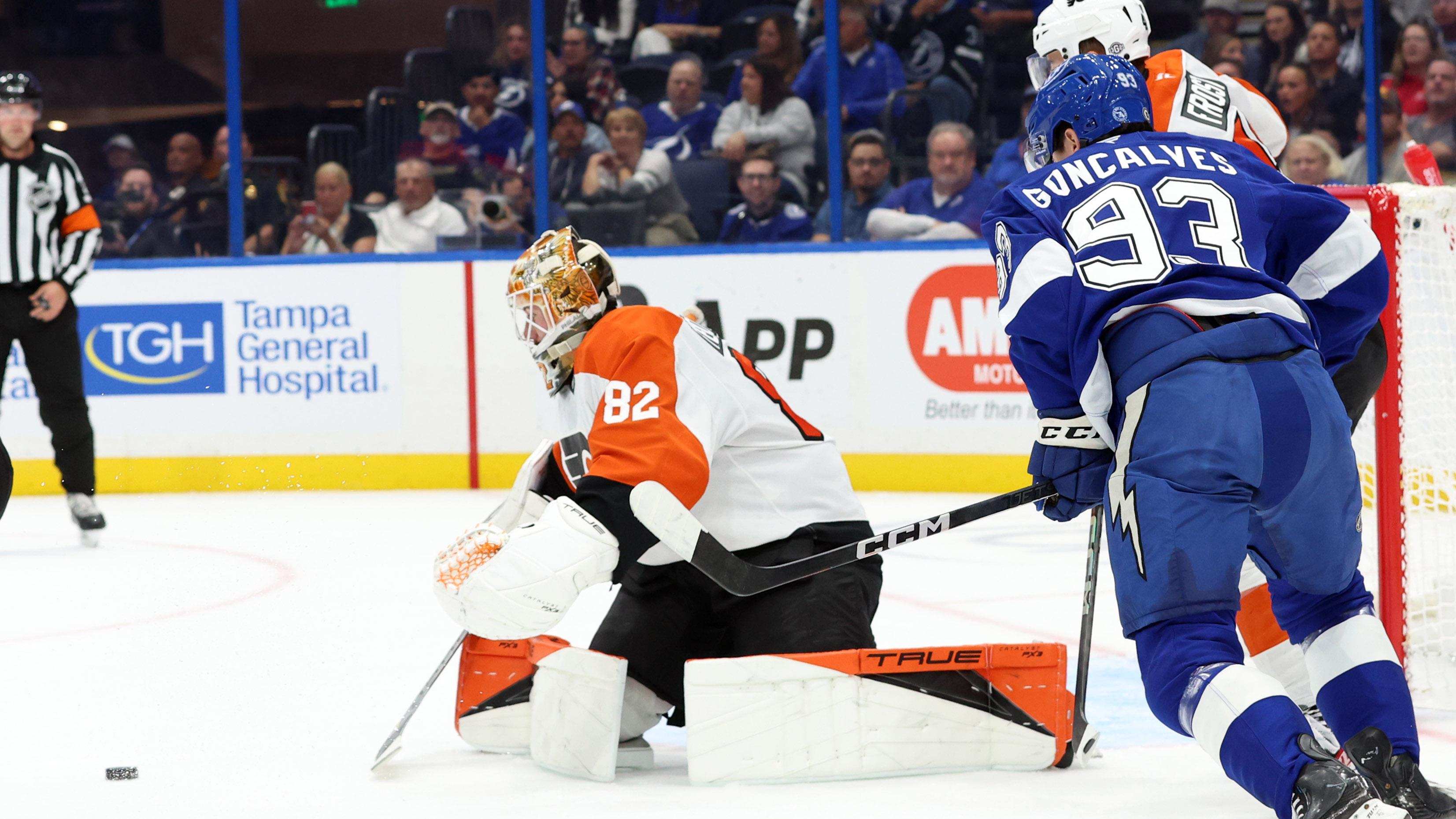 イワン・フェドトフがタンパベイにフライヤーズの逆転勝利でNHL初勝利