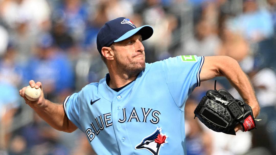 Toronto Blue Jays starting pitcher Max Scherzer  Credit: Dan Hamilton | Imagn Images