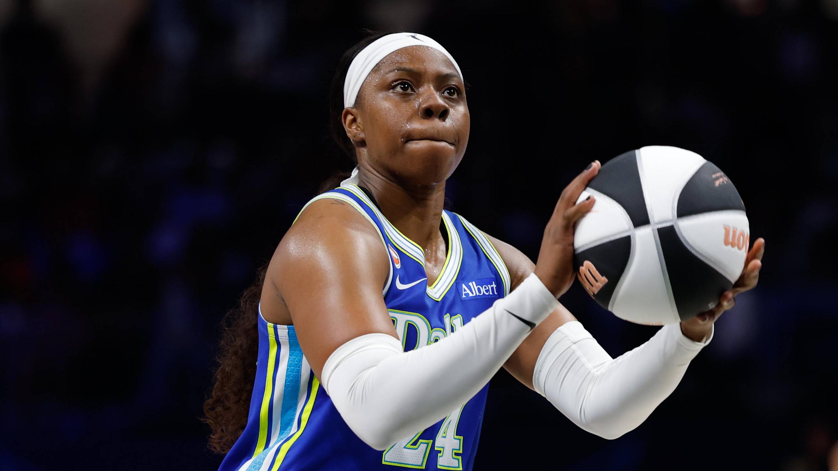 This Arike Ogunbowale trade could solve the Wings biggest problem