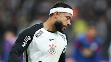 Memphis vive momento ruim com a camisa alvinegra