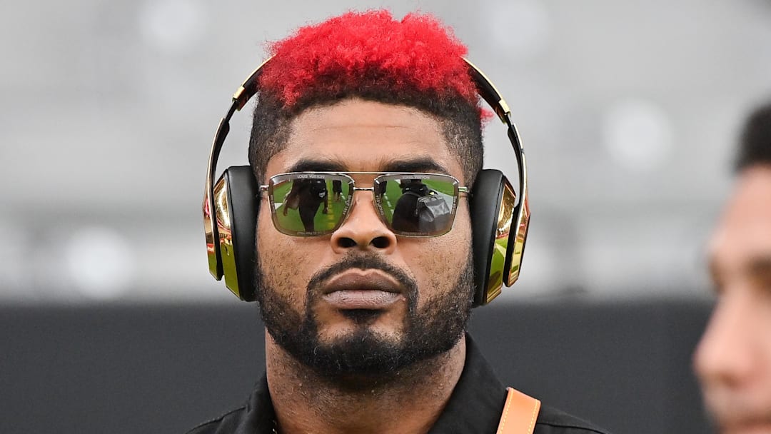 Wide receiver Jauan Jennings 