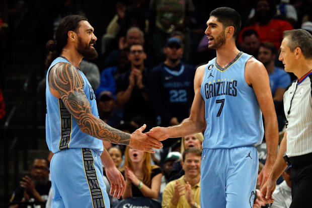 Memphis Grizzlies center Steven Adams (4) and Memphis Grizzlies forward Santi Aldama (7)