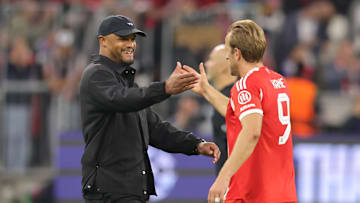 Kane als große Figur in der Kabine