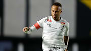 Neymar iniciou entre os titulares contra o Atlético-MG