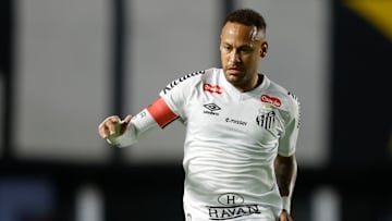 Neymar iniciou entre os titulares contra o Atlético-MG
