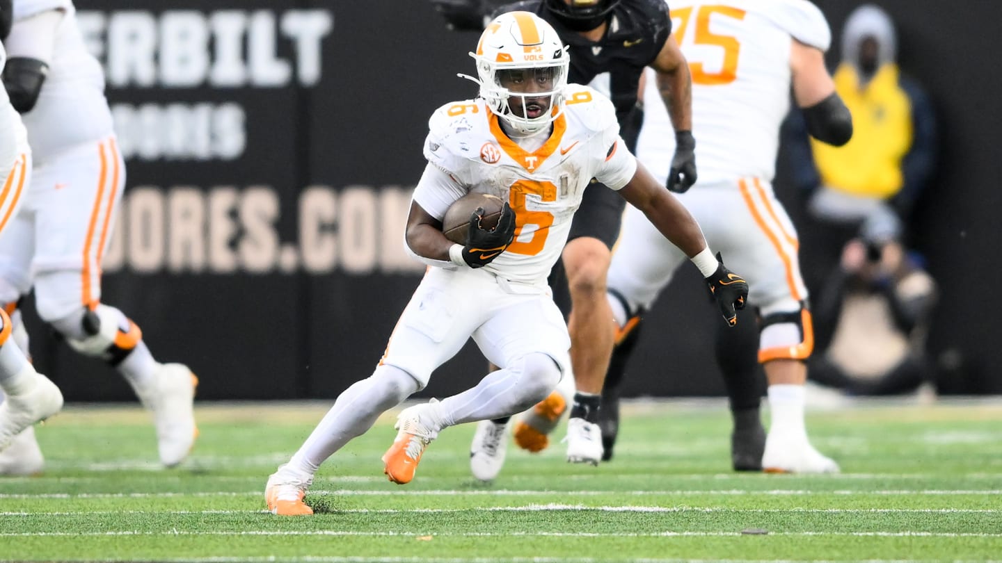Cowboys 3round mock draft Dallas stockpiles offensive firepower