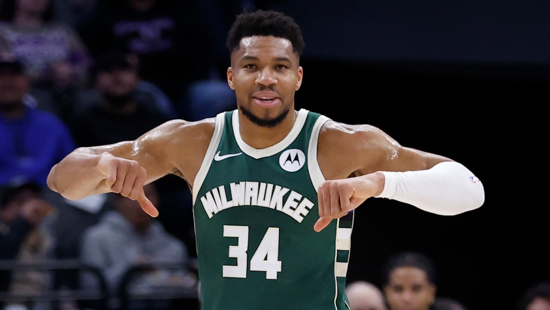 Milwaukee Bucks v Sacramento Kings