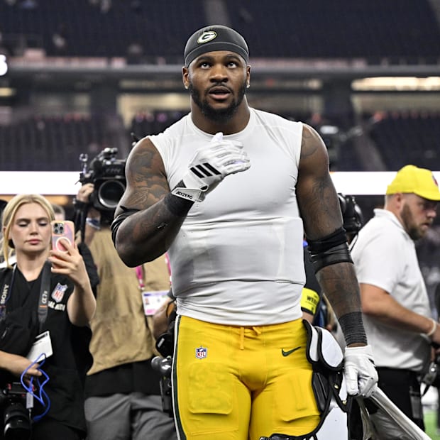 Green Bay Packers defensive end Micah Parsons leaves the field after the game ended in a tie at AT&T Stadium. 
