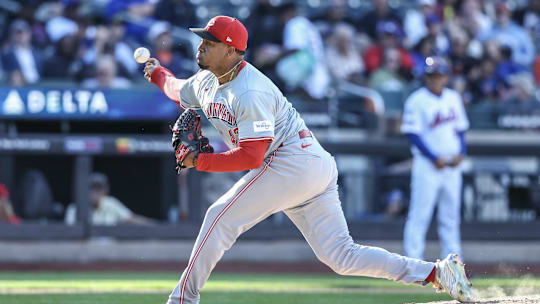Sep 8, 2024; New York City, New York, USA;  Cincinnati Reds relief pitcher Alexis Diaz (43) pitches in the ninth inning against the New York Mets at Citi Field. Mandatory Credit: Wendell Cruz-Imagn Images