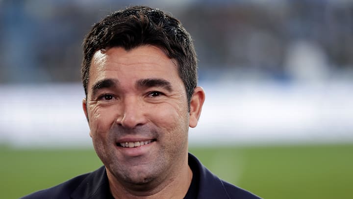 Deco veut faire revenir le Portugais au FC Barcelone. Deco veut faire revenir le Portugais au FC Barcelone.