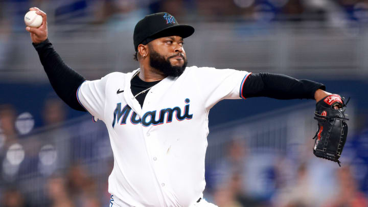 Johnny Cueto firmó con los Angelinos de Los Angeles 