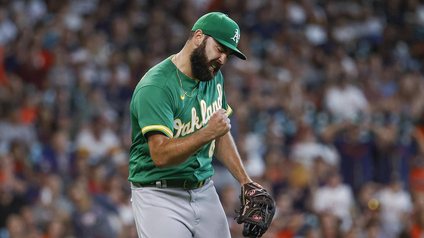 San Francisco Giants Sign Former A's, Yankees Reliever