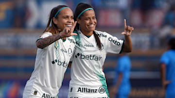 Laís Estevam brilhou em triunfo das Palestrinas