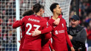 Liverpool "passeou" em Anfield contra seu maior rival