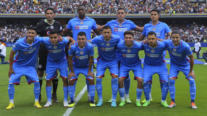 El once inicial que presentó Cruz Azul contra los Pumas.