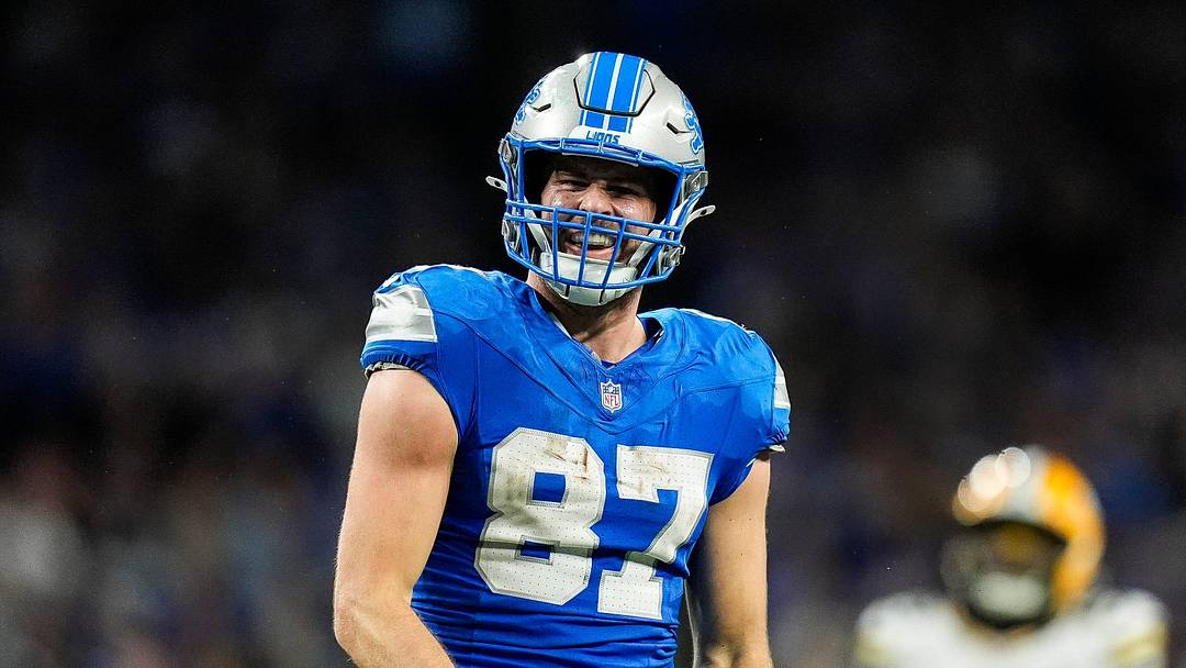Detroit Lions tight end Sam LaPorta (87) celebrates a first down against Green Bay Packers during the second half at Ford Field in Detroit on Thursday, Dec. 5, 2024.