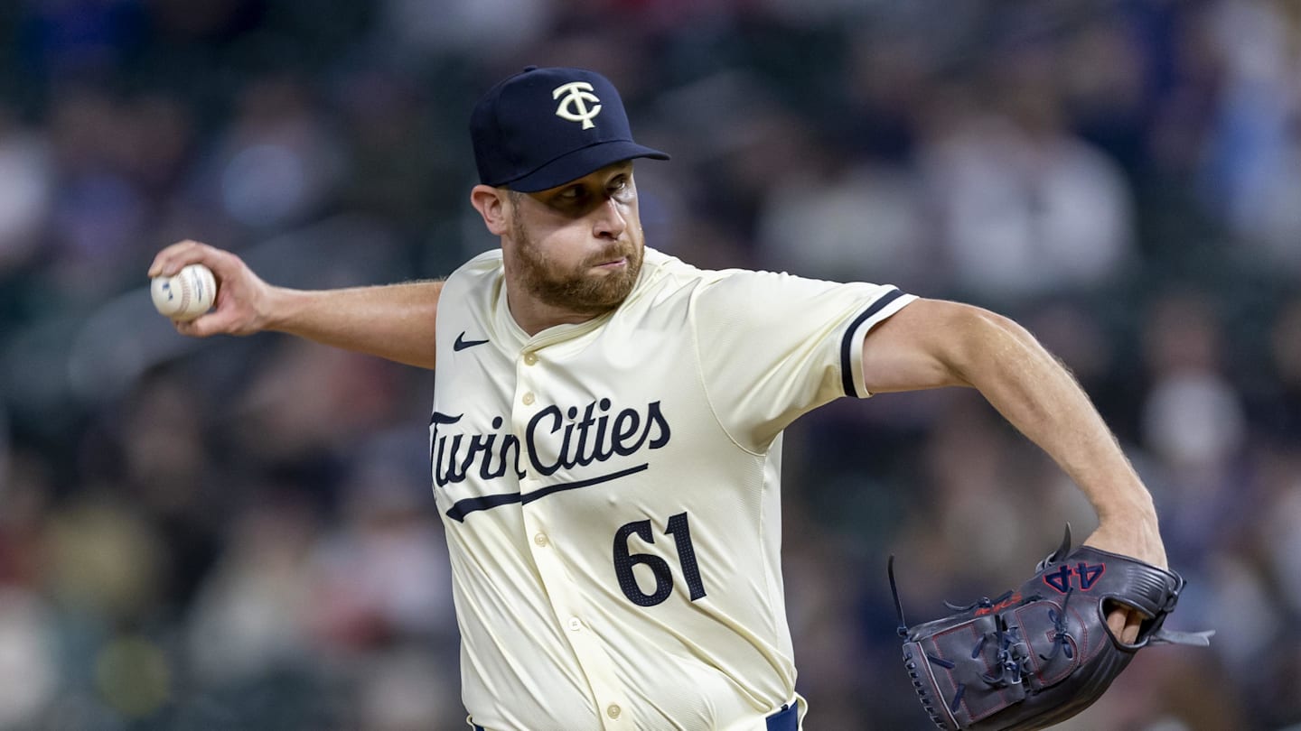 Twins reinstate Brock Stewart, option Kody Funderburk