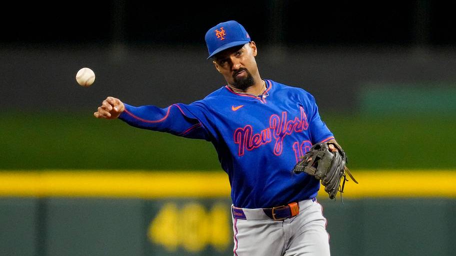New York Mets second baseman Marcus Semien (10) plays a ground ball