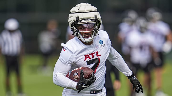 RB Bijan Robinson leads Michael Fabiano's list of the top fantasy football running backs for 2025.