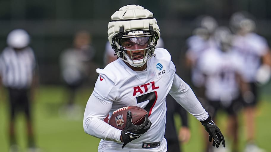 RB Bijan Robinson leads Michael Fabiano's list of the top fantasy football running backs for 2025. | Dale Zanine-Imagn Images