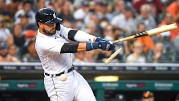 Renato Núñez, que jugó con Detroit, recibe e los Tiburones