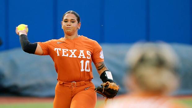 Texas Longhorns Softball Star Mia Scott Turning Pro