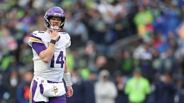 Minnesota Vikings quarterback Sam Darnold (14)