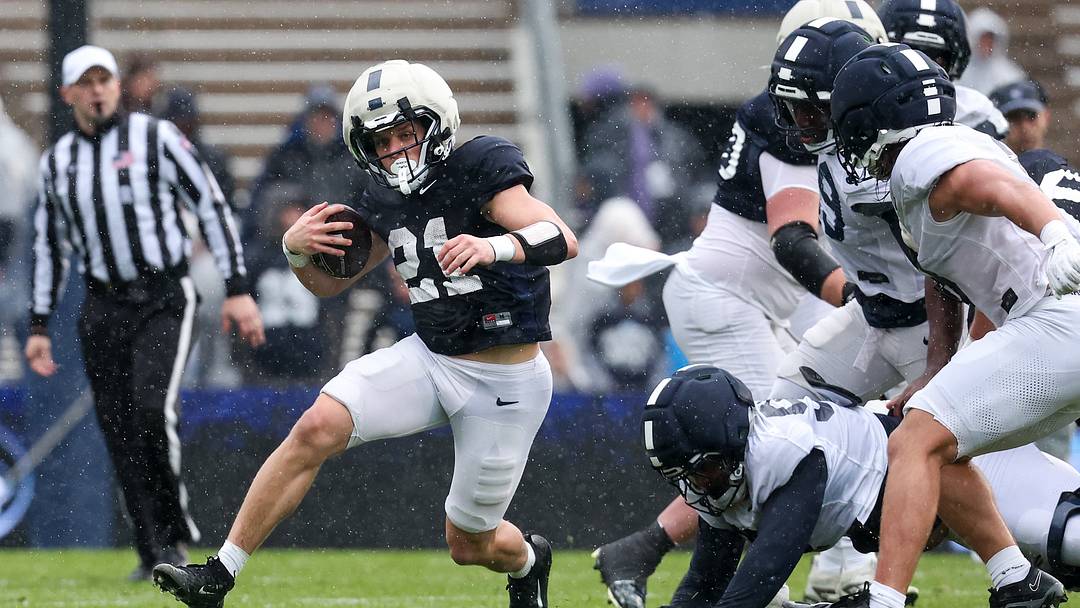 Penn State Nittany Lions running back Carson Hansen (21) runs with the ball during spring practice at Beaver Stadium.