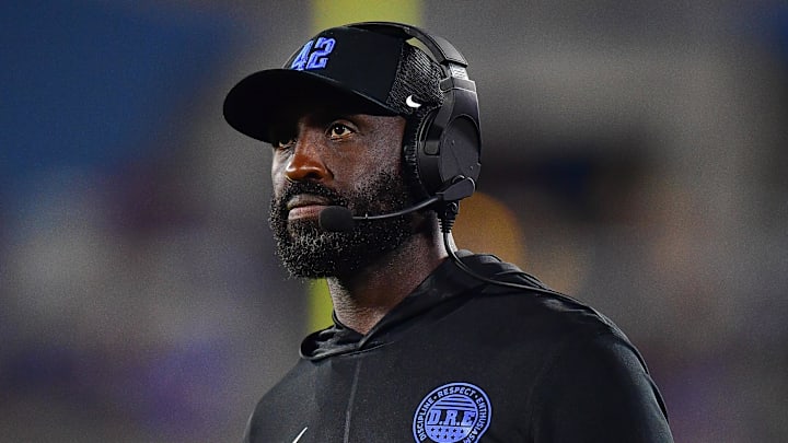 Aug 30, 2025; Pasadena, California, USA; UCLA Bruins head coach DeShaun Foster watches game action against the Utah Utes during the second half at Rose Bowl. Mandatory Credit: Gary A. Vasquez-Imagn Images Aug 30, 2025; Pasadena, California, USA; UCLA Bruins head coach DeShaun Foster watches game action against the Utah Utes during the second half at Rose Bowl. Mandatory Credit: Gary A. Vasquez-Imagn Images