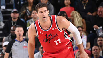 Phoenix Suns v Los Angeles Clippers