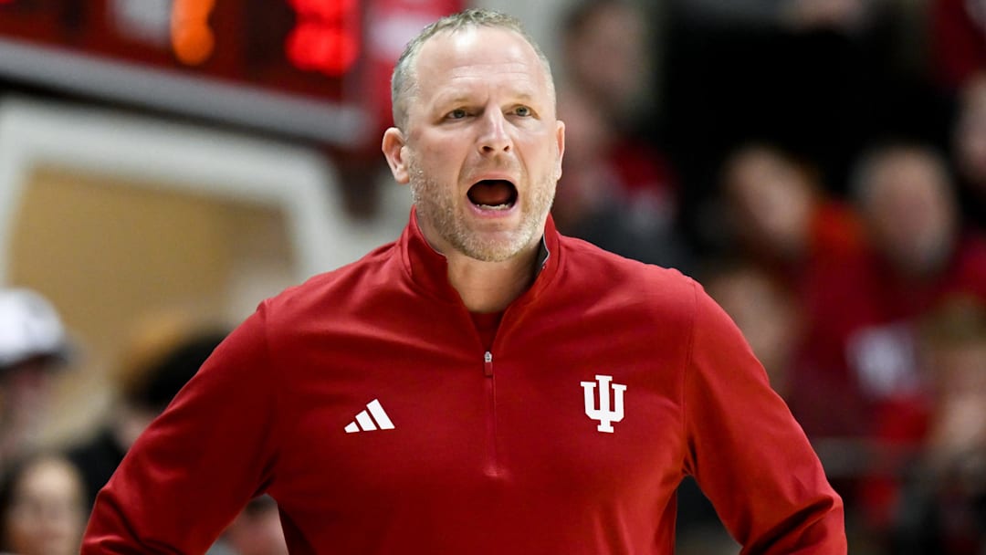 Indiana Hoosiers coach Darian DeVries yells to his team against the Siena Saints at Simon Skjodt Assembly Hall. 