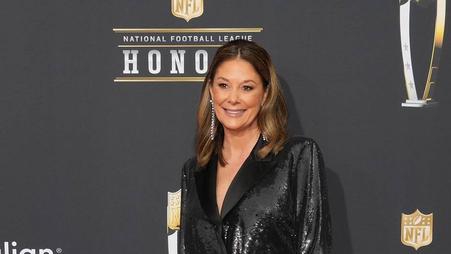 Randi Mahomes on the red carpet before the NFL Honors show at Resorts World Theatre.